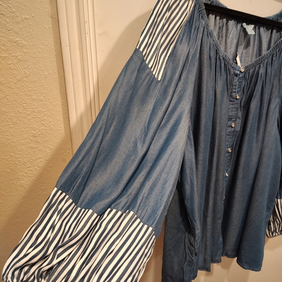 Cato NWT Blue Chambray Peasant Top Sz 26/28W Summer Boho Beach Stripe Patches - Picture 4 of 8